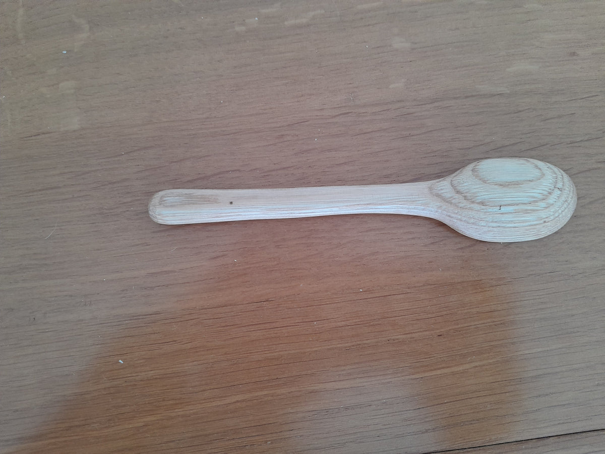 Cuillère de table en châtaignier